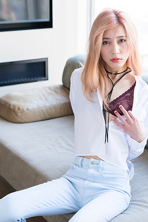 Chulin Nakazawa showing off her slender body